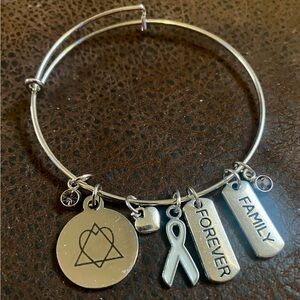 Adoption Triad, Silver Tone 'Family Forever' Charm expandable Bangle Bracelet